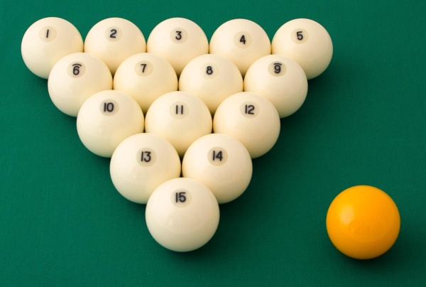 Комплект бильярдных шаров 68 мм "Aramith Premier", желтый биток